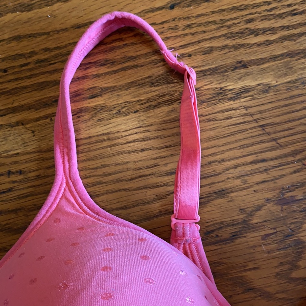 Bali Comfort Revolution Wire-Free bra - Picture 2 of 5